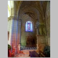 Photo Pierre Poschadel, Wikipedia, Croisillon sud, vue dans la chapelle.jpg